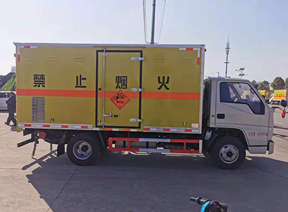 鲁山爆破器材运输车