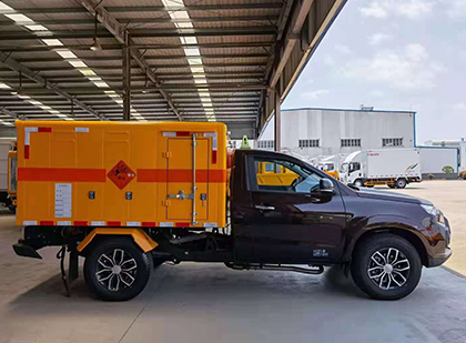 鲁山爆破器材运输车