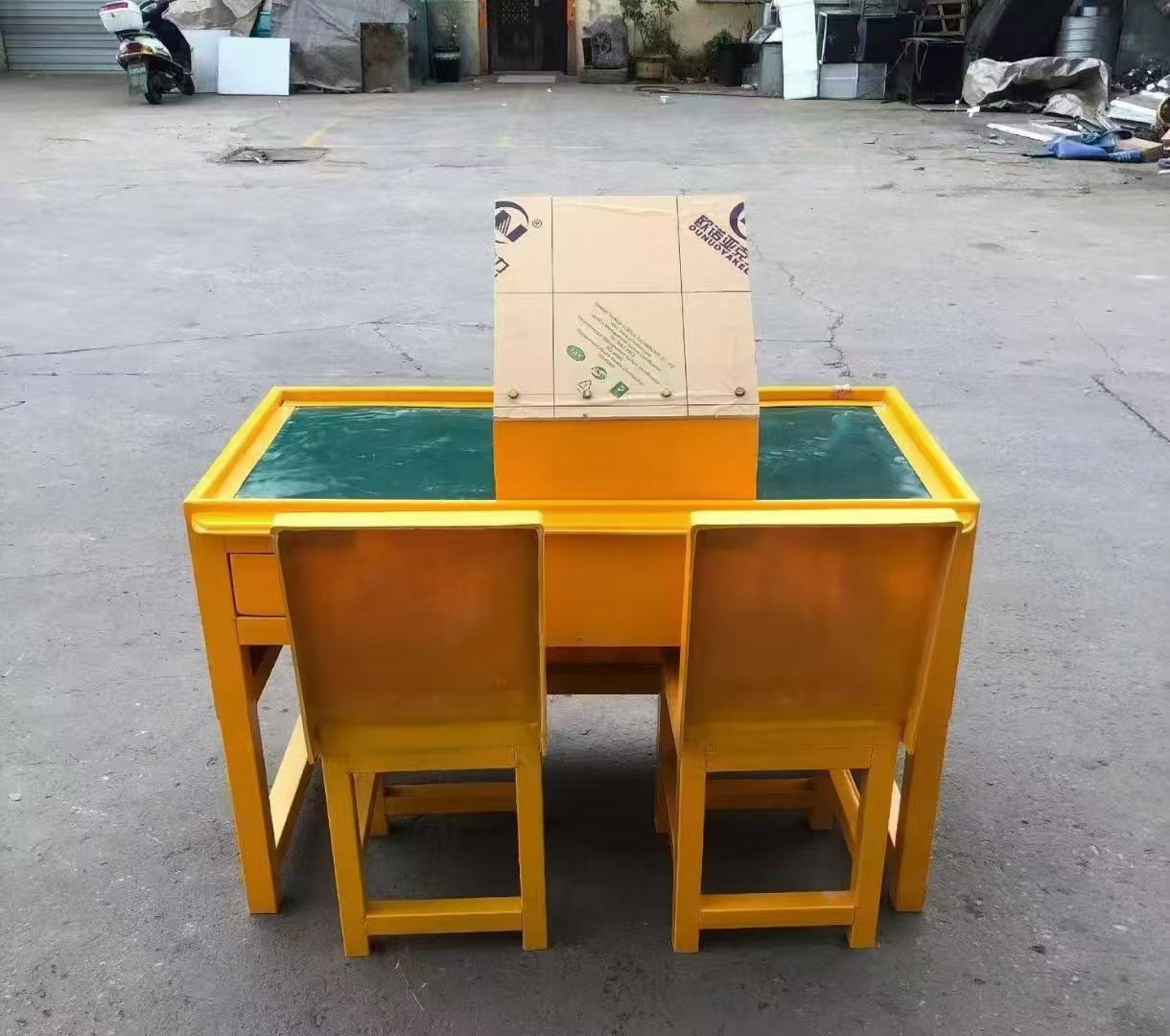 鲁山防静电导通桌井下煤矿火工品发放桌：危险品流转的安全守护者