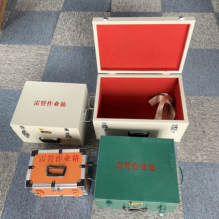 鲁山爆破工程作业箱如何选择？玻璃钢与传统材质的全面对比